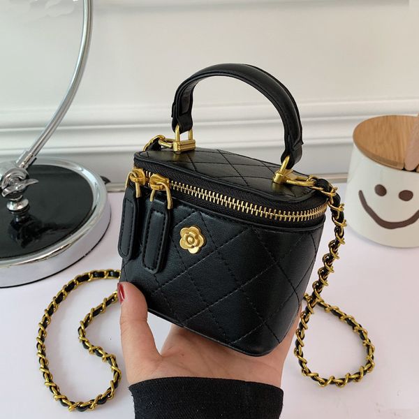 waist bags small crossbody shoulder for women classic mini quilted clutches female square box bag metal chain handbag 230821
waist bags small crossbody shoulder for women classic mini quilted clutches female square box bag metal chain handbag 230821