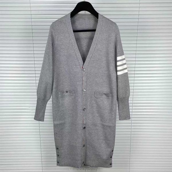 fashion high-end women's brand long style cardigan original stripes design luxury sweater famous women knitwear, White
fashion high-end women's brand long style cardigan original stripes design luxury sweater famous women knitwear, White