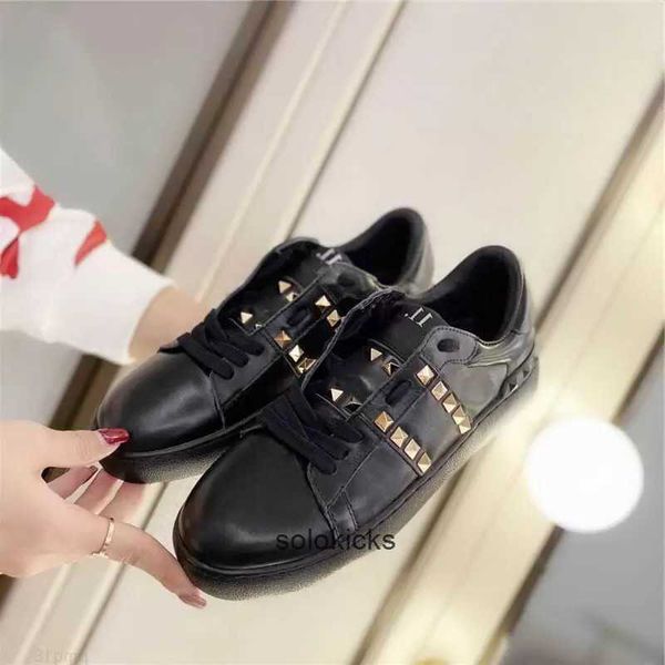 with black rockrunner valentinolies ox white luxury leather trainer dress backnet perforated shoes box rqm sneakers jdb ft97 designer
with black rockrunner valentinolies ox white luxury leather trainer dress backnet perforated shoes box rqm sneakers jdb ft97 designer