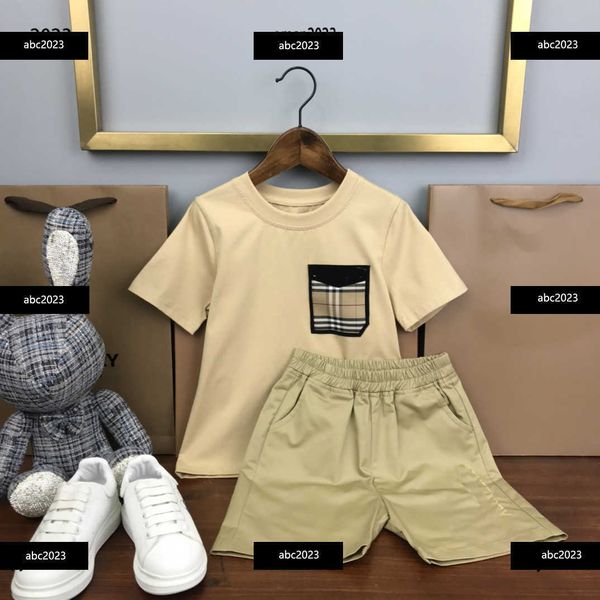 new tracksuits kids designer clothes child outdoors sets baby suits 2pcs alphabet print pocket embellishment t-shirt and khaki shorts, White
new tracksuits kids designer clothes child outdoors sets baby suits 2pcs alphabet print pocket embellishment t-shirt and khaki shorts, White