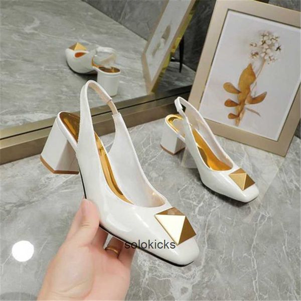 flat valentinolies fashion dress 01-07 shoes women leather shoes high heel metal buckle casual letter wedding party business, Black
flat valentinolies fashion dress 01-07 shoes women leather shoes high heel metal buckle casual letter wedding party business, Black