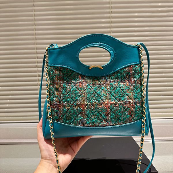 23a designer womens shoulder bag wool wool coloured knitted luxury leather handbag 31matelasse chain diagonal bags hardware metal c buckle c
23a designer womens shoulder bag wool wool coloured knitted luxury leather handbag 31matelasse chain diagonal bags hardware metal c buckle c