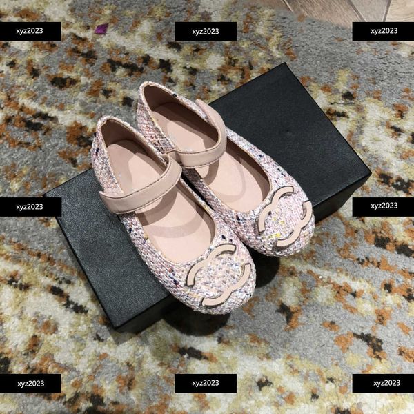 23ss kids shoes metal logo decoration girl flat shoes new listing box packaging child designer sneakers children' size 26-35, Black;grey
23ss kids shoes metal logo decoration girl flat shoes new listing box packaging child designer sneakers children' size 26-35, Black;grey
