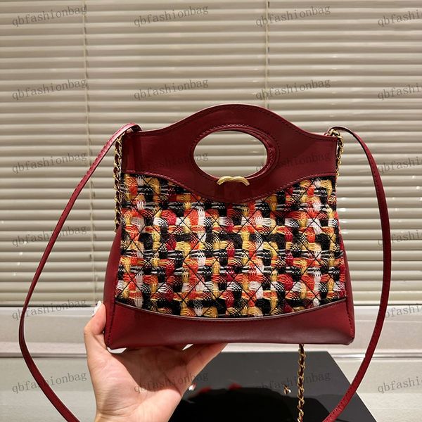 23a designer women shoulder bag wool wool coloured knitted luxury leather handbag 31 matelasse chain diagonal bag hardware c buckle cosmetic
23a designer women shoulder bag wool wool coloured knitted luxury leather handbag 31 matelasse chain diagonal bag hardware c buckle cosmetic