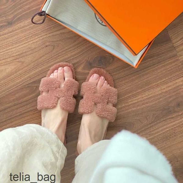 dsigner hermzs one-piece slippers sandal designer fur winter furry oran slippers bear slipper shoes summer fur and autumn women wear flat bo
dsigner hermzs one-piece slippers sandal designer fur winter furry oran slippers bear slipper shoes summer fur and autumn women wear flat bo