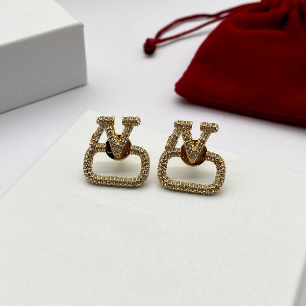 luxury gold stud earring letter v logo brand woman hoop earing designer valentinolies jewelry crystal earrings 78, Golden;silver
luxury gold stud earring letter v logo brand woman hoop earing designer valentinolies jewelry crystal earrings 78, Golden;silver