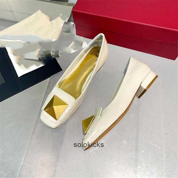 flat wedding valentinolies buckle fashion business dress shoes letter women party leather casual high shoes 03-011 heel metal, Black
flat wedding valentinolies buckle fashion business dress shoes letter women party leather casual high shoes 03-011 heel metal, Black