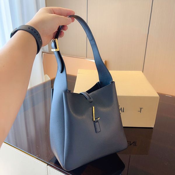 designer bag Handbags Tote Bag Y Letter Shoulder Bags Office Bag High Quality Classic Woman Canvas Bags with Button Retro Ladies Luxury Bag
designer bag Handbags Tote Bag Y Letter Shoulder Bags Office Bag High Quality Classic Woman Canvas Bags with Button Retro Ladies Luxury Bag