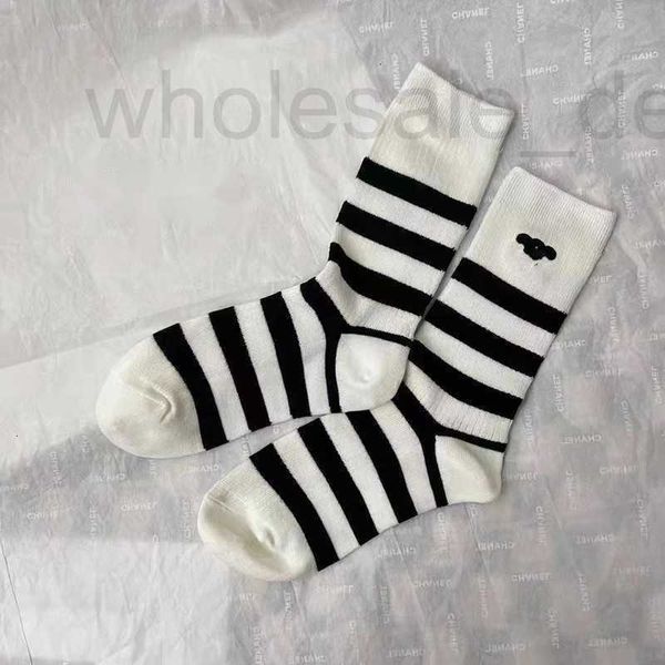 socks & hosiery designer stamping fashion sock black and white stripes versatile mid tube stockings letter sports cotton socks p1rh, Black;white
socks & hosiery designer stamping fashion sock black and white stripes versatile mid tube stockings letter sports cotton socks p1rh, Black;white