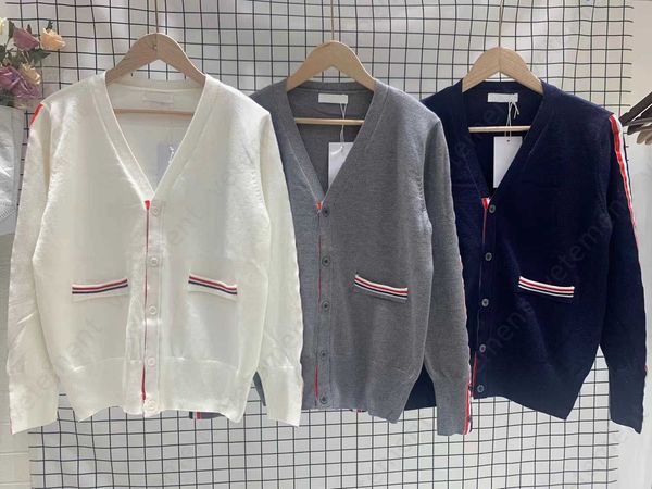 designer sweater women cardigan mens jumper coat spring fall men and women pocket double sleeve webbing v-neck button knit sweater jacket wo, White;black
designer sweater women cardigan mens jumper coat spring fall men and women pocket double sleeve webbing v-neck button knit sweater jacket wo, White;black