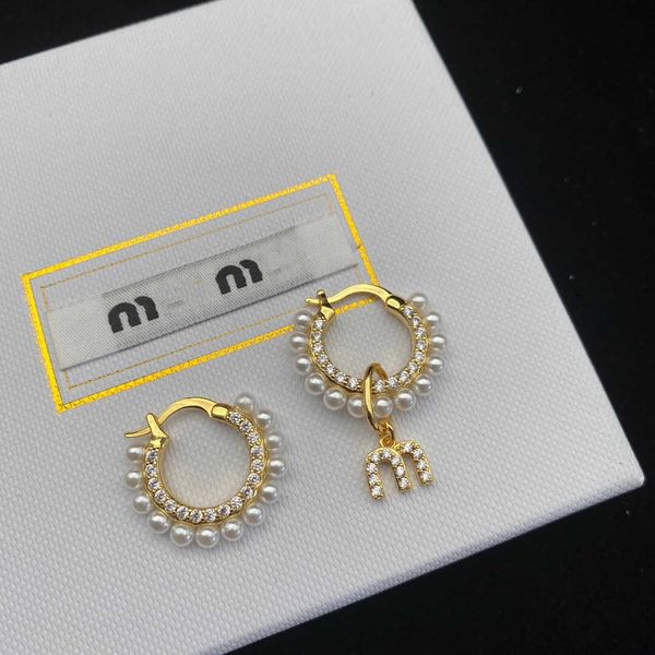 

Top Designer MiuMiu Fashion earrings asymmetric letter M pearl ins style high sense temperament Diamond Earrings Valentine's Day gifts quality Accessories Jewelry