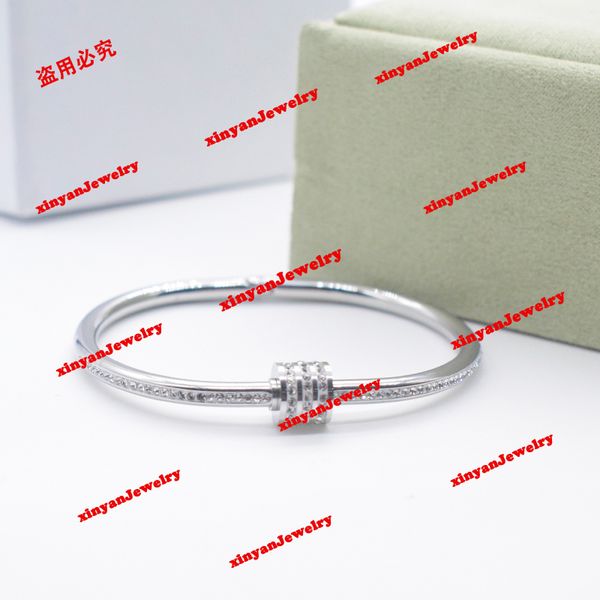 luxurys designer cuff bracelets bangles for women fashion jewelry charm jewelry accessories trendy elegant classic, Silver
luxurys designer cuff bracelets bangles for women fashion jewelry charm jewelry accessories trendy elegant classic, Silver