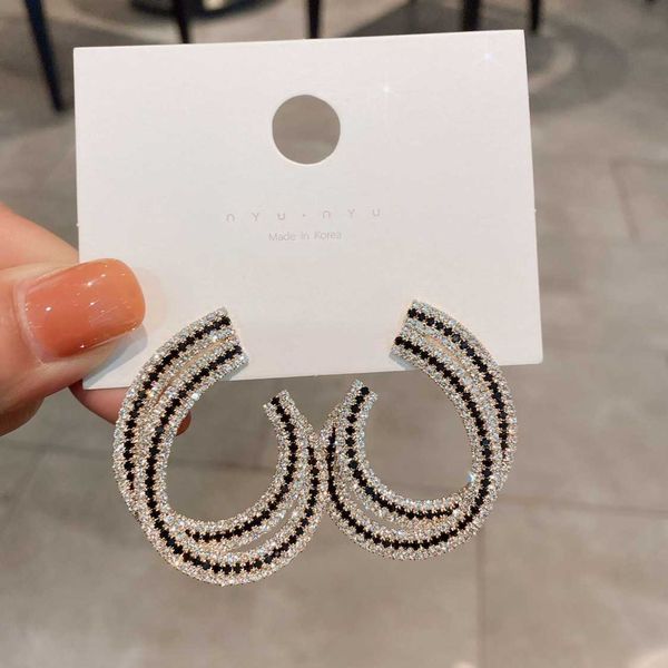 exaggerated high-end feeling micro diamond earrings c-shaped personalized fashion earrings niche design sense earrings for women, Golden
exaggerated high-end feeling micro diamond earrings c-shaped personalized fashion earrings niche design sense earrings for women, Golden
