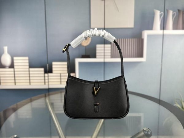 women's shoulder bag designer handbag luxury fashion leather underarm bag star identical tote purse
women's shoulder bag designer handbag luxury fashion leather underarm bag star identical tote purse