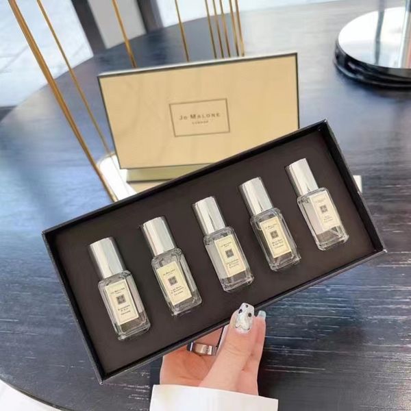 luxuries designer perfume jo malone parfum 9ml 5pcs set eau de cologne women perfume fragrance suit kit with box london lasting intense fast
luxuries designer perfume jo malone parfum 9ml 5pcs set eau de cologne women perfume fragrance suit kit with box london lasting intense fast