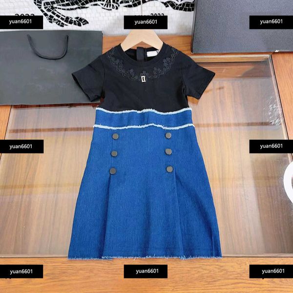 luxury new summer dress fashion brand cartoon letter style kids girl clothes size 90-150 cm girls princess dress april19, Red;yellow
luxury new summer dress fashion brand cartoon letter style kids girl clothes size 90-150 cm girls princess dress april19, Red;yellow