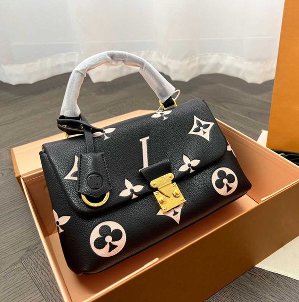 evening bags luxury designer bags letter shoulder bag printed handbag clash color stereo embossed tote shoulders fashion women casual formal
evening bags luxury designer bags letter shoulder bag printed handbag clash color stereo embossed tote shoulders fashion women casual formal
