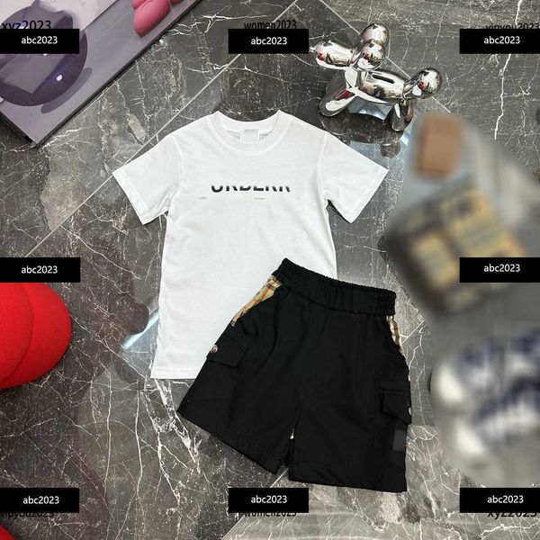new fashion splicing tracksuits kids sets summer suit size 100-160 cm 2pcs letter printed t-shirt and pocket shorts april11, White
new fashion splicing tracksuits kids sets summer suit size 100-160 cm 2pcs letter printed t-shirt and pocket shorts april11, White