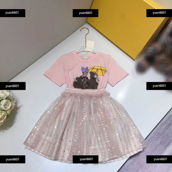 luxury tracksuits summer girl sets baby suit size 100-160 cm 2pcs fashion character printed t-shirt and shiny short skirt april10, White
luxury tracksuits summer girl sets baby suit size 100-160 cm 2pcs fashion character printed t-shirt and shiny short skirt april10, White