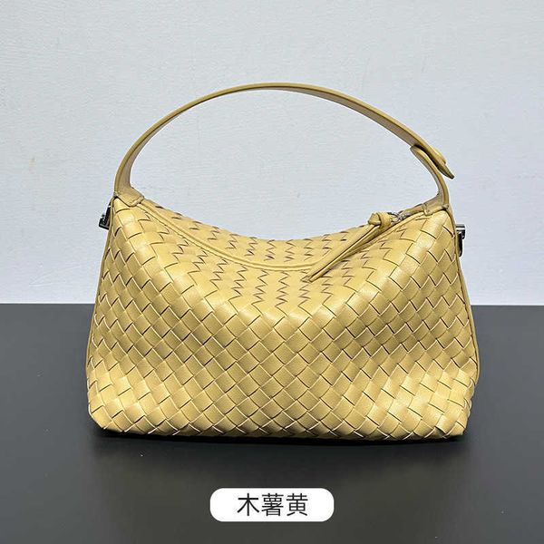 designer bags for ladies girl wrist crossbody 2023 totes bot hobo bags purse small woven leather pillow one shoulder bag vent handbag female
designer bags for ladies girl wrist crossbody 2023 totes bot hobo bags purse small woven leather pillow one shoulder bag vent handbag female