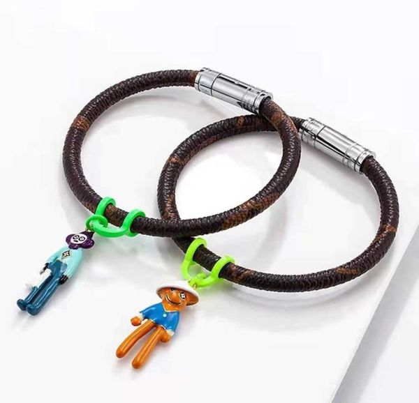 new 2022 america style charm bracelets brand men women presbyopic leather magnetic buckle hand rope plaid l design engraved v lett3398681, Silver
new 2022 america style charm bracelets brand men women presbyopic leather magnetic buckle hand rope plaid l design engraved v lett3398681, Silver