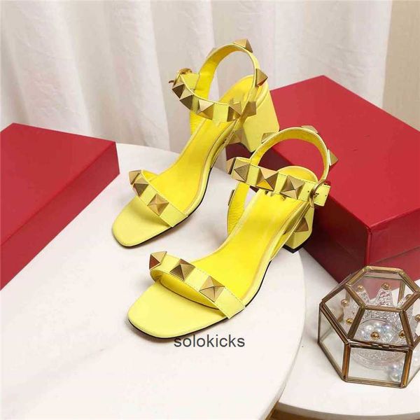 casual valentinolies shoe party fashion sandals luxury design women 015 high heel slippers leather letter wedding, Black
casual valentinolies shoe party fashion sandals luxury design women 015 high heel slippers leather letter wedding, Black