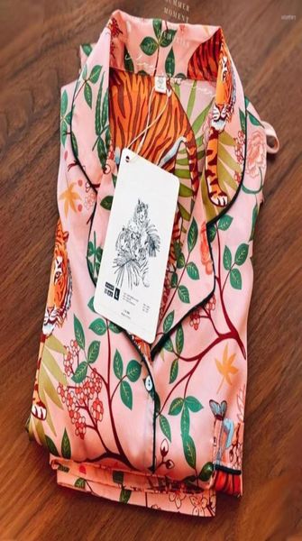 women039s t shirts 2022 jungle tiger imitation silk pajamas women pink long sleeved trousers can wear outside sleepwear twopie7928999, White
women039s t shirts 2022 jungle tiger imitation silk pajamas women pink long sleeved trousers can wear outside sleepwear twopie7928999, White