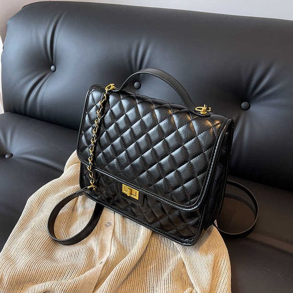 lingerie large capacity women shoulder bag chain backpack fashion retro outing travel bag 0821
lingerie large capacity women shoulder bag chain backpack fashion retro outing travel bag 0821