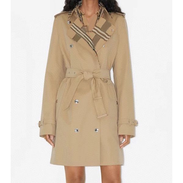 8.21 temperament fashion plaid lining double breasted khaki / black with belt back split trench coat, Tan;black
8.21 temperament fashion plaid lining double breasted khaki / black with belt back split trench coat, Tan;black