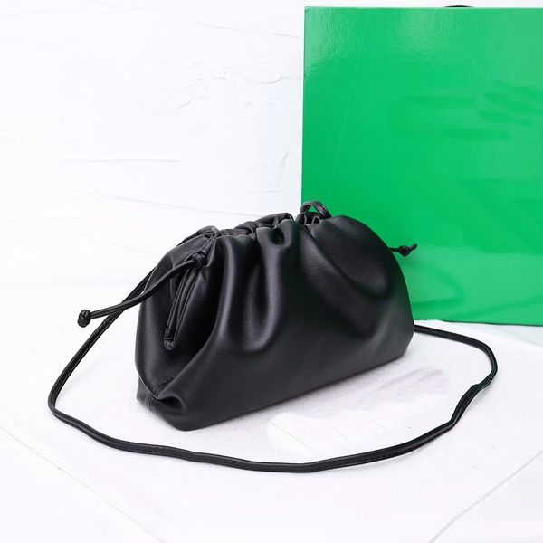 2023 new mini woven cloud bag shoulder bag design sense package type shoulder messenger bag inner and outer leather calfskin material large
2023 new mini woven cloud bag shoulder bag design sense package type shoulder messenger bag inner and outer leather calfskin material large