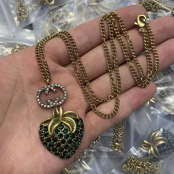 luxury classic designer bronze vintage necklace for women fashion jewelry necklace pendant wedding pendant necklaces high quality, Black 
luxury classic designer bronze vintage necklace for women fashion jewelry necklace pendant wedding pendant necklaces high quality, Black