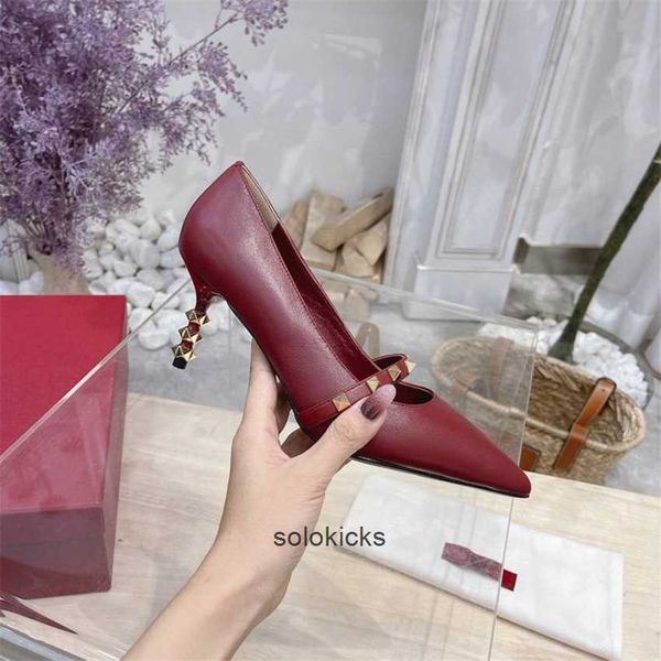 leather letter flat women valentinolies high heel metal buckle fashion wedding party business casual dress shoes 01-016 shoes, Black
leather letter flat women valentinolies high heel metal buckle fashion wedding party business casual dress shoes 01-016 shoes, Black