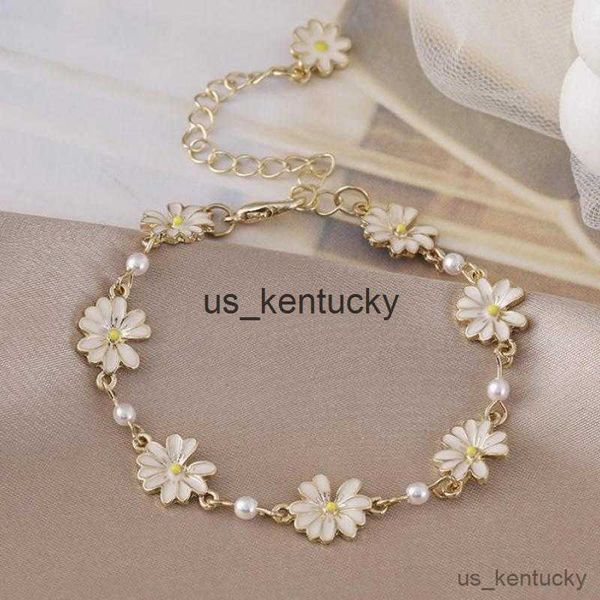 charm bracelets fashion sweet daisy flower bracelets personality flowers pearl bracelet women party banquet statement jewelry gift r230821, Golden;silver
charm bracelets fashion sweet daisy flower bracelets personality flowers pearl bracelet women party banquet statement jewelry gift r230821, Golden;silver