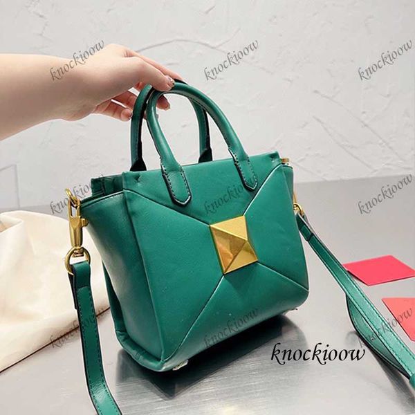 tote bag luxury handbags designer shoulder bag leather tote women pink bag with long shoulder strap crossbody bag 230821
tote bag luxury handbags designer shoulder bag leather tote women pink bag with long shoulder strap crossbody bag 230821