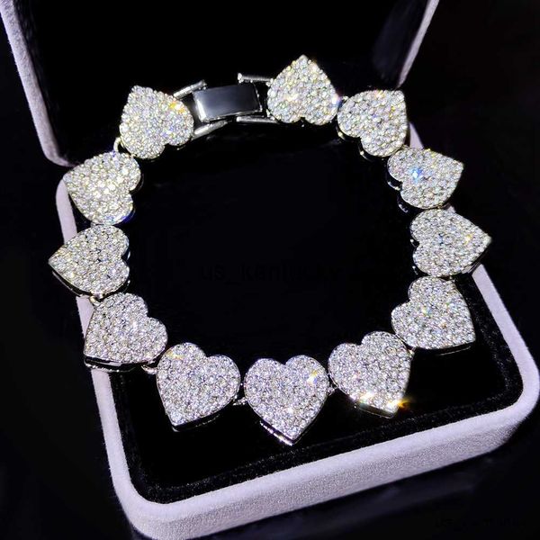 charm bracelets hip hop luxury paved crystal heart link chain bracelet for women bling link chain bracelet wedding jewelry gift r230821, Golden;silver
charm bracelets hip hop luxury paved crystal heart link chain bracelet for women bling link chain bracelet wedding jewelry gift r230821, Golden;silver