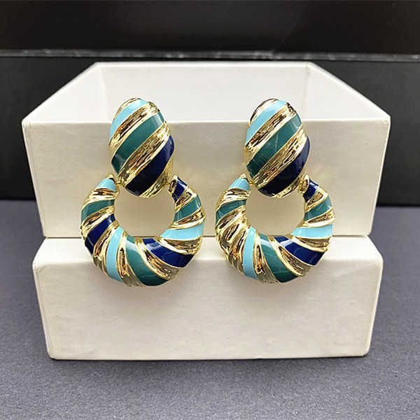 advanced metal earrings with contrasting color circle earrings new trendy and atmospheric earrings, Golden
advanced metal earrings with contrasting color circle earrings new trendy and atmospheric earrings, Golden