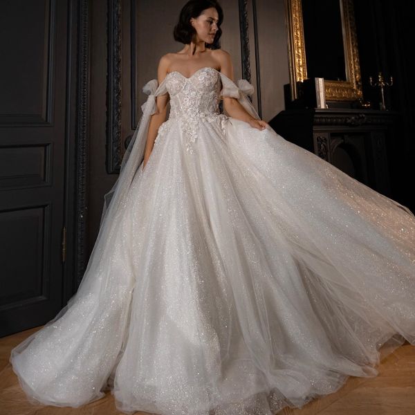 sweetheart shiny a-line wedding dress 2023 luxury beading belt vestido de appliques sleeveless vintage bridal gown, White
sweetheart shiny a-line wedding dress 2023 luxury beading belt vestido de appliques sleeveless vintage bridal gown, White