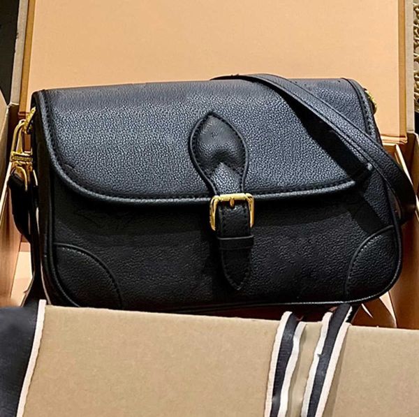 designer bags shoulder bag tote real leather luxury old flower diane baguette handbag large-capacity canvas strap embossed letters colorful
designer bags shoulder bag tote real leather luxury old flower diane baguette handbag large-capacity canvas strap embossed letters colorful