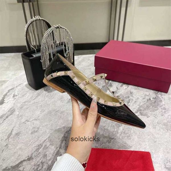 wedding dress shoes women leather high heel metal buckle letter valentinolies party business casual flat shoes 01-012 fashion, Black
wedding dress shoes women leather high heel metal buckle letter valentinolies party business casual flat shoes 01-012 fashion, Black