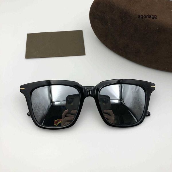tom-fords fashionable 646 designer sunglasses for men famous retro classic adita luxury brand eyeglass fashion design women uv400 original g, White;black
tom-fords fashionable 646 designer sunglasses for men famous retro classic adita luxury brand eyeglass fashion design women uv400 original g, White;black