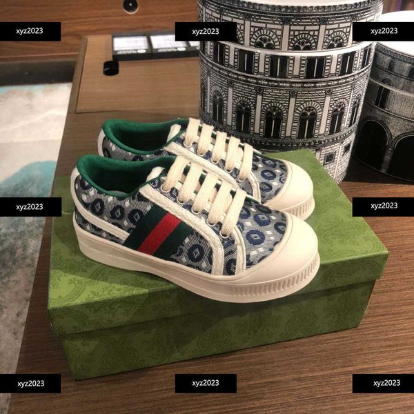 23ss kids casual shoe child sneakers baby shoes well made stripe design 2023 new products box packaging spring children's size 26-35, Black;red
23ss kids casual shoe child sneakers baby shoes well made stripe design 2023 new products box packaging spring children's size 26-35, Black;red