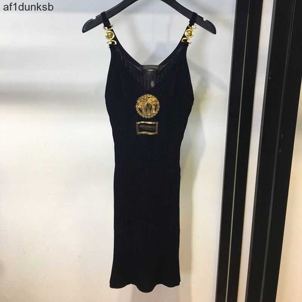 skirt versages stretch vercaces slim spicy luxury designer skirts fit womens dress medusa skirt underwear girl metal buckle strap dresses, Black;gray
skirt versages stretch vercaces slim spicy luxury designer skirts fit womens dress medusa skirt underwear girl metal buckle strap dresses, Black;gray