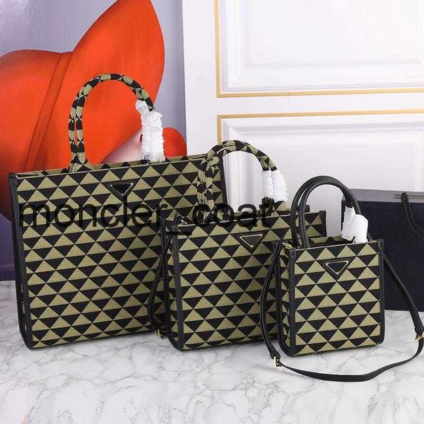 embroidery totes bag women handbags canvas crossbody bags two tone triangle pattern letter hardware decoration fashion lady purse large capa
embroidery totes bag women handbags canvas crossbody bags two tone triangle pattern letter hardware decoration fashion lady purse large capa