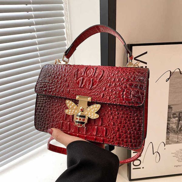 new crocodile pattern women's bag single shoulder bags gradient little bee crossbody designer bags light luxurys handbags tote bag 2304
new crocodile pattern women's bag single shoulder bags gradient little bee crossbody designer bags light luxurys handbags tote bag 2304
