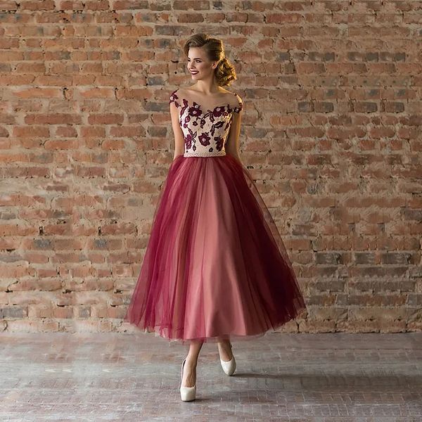 new charming short lace prom dresses tea length cap sleeves illusion jewel neck beading evening guest gowns robe de soiree, Black
new charming short lace prom dresses tea length cap sleeves illusion jewel neck beading evening guest gowns robe de soiree, Black