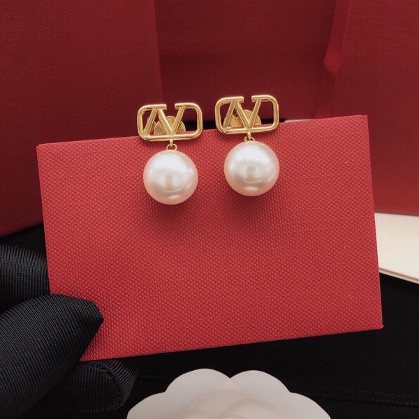 luxury gold stud earring letter v logo brand woman hoop earing designer valentinolies jewelry pearl earrings 090546, Golden;silver
luxury gold stud earring letter v logo brand woman hoop earing designer valentinolies jewelry pearl earrings 090546, Golden;silver