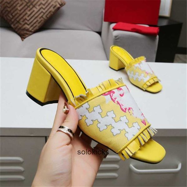 014 valentinolies fashion sandals luxury design women casual high heel leather slippers letter wedding party, Black
014 valentinolies fashion sandals luxury design women casual high heel leather slippers letter wedding party, Black