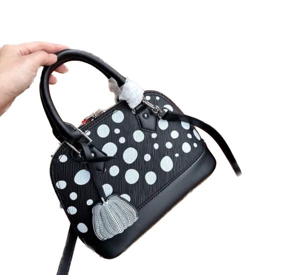 new alma bb old flower shell bags women's bags shoulder bags chain messenger bag leather handbags shell wallet purse ladies cosmetic cr
new alma bb old flower shell bags women's bags shoulder bags chain messenger bag leather handbags shell wallet purse ladies cosmetic cr