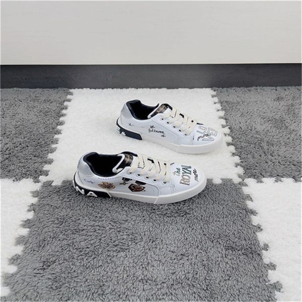 2023 autumn and winter new men's and women's new sports shoes 100 with super soft shoes casual shoes fashion cute children's, Black
2023 autumn and winter new men's and women's new sports shoes 100 with super soft shoes casual shoes fashion cute children's, Black