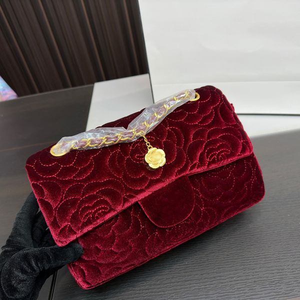 luxury velvet shoulder bag classic designer metal chain messenger bag famous camellia series vintage lady diamond lattice tote bag autumn an
luxury velvet shoulder bag classic designer metal chain messenger bag famous camellia series vintage lady diamond lattice tote bag autumn an